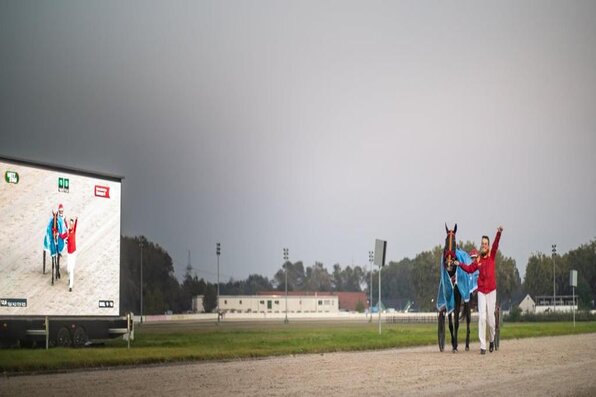 © Jan Melichar, der letztjährige Sieger im Grand Prix Gelsenkirchen Express Jet mit Thomas Panschow.