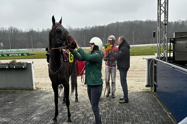 © GelsenTrabPark, Huppel de Pup zeigt mit Trainer Tim Schwarma  eine starke Vorstellung.