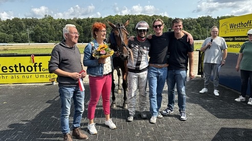 Foto © GelsenTrabPark, Artful Honey und Nick Schwarma eröffnen den Renntag, an dem nicht nur Favoriten überzeugten.