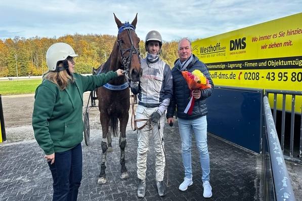 © GelsenTrabPark – WalkofFame Diamant (Robbin Bot) sichert sich nach starker Leistung den Sieg. © GelsenTrabPark – WalkofFame Diamant (Robbin Bot) sichert sich nach starker Leistung den Sieg.