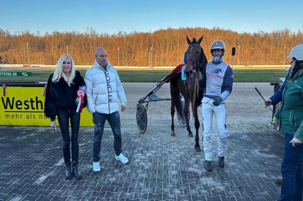 &copy; GelsenTrabPark &ndash; Take Five war einer von insgesamt f&uuml;nf Siegen, die Robbin Bot am heutigen Renntag erringen konnte, damit d&uuml;rfte Robbin den Bronzehelm sicher in der Tasche haben.